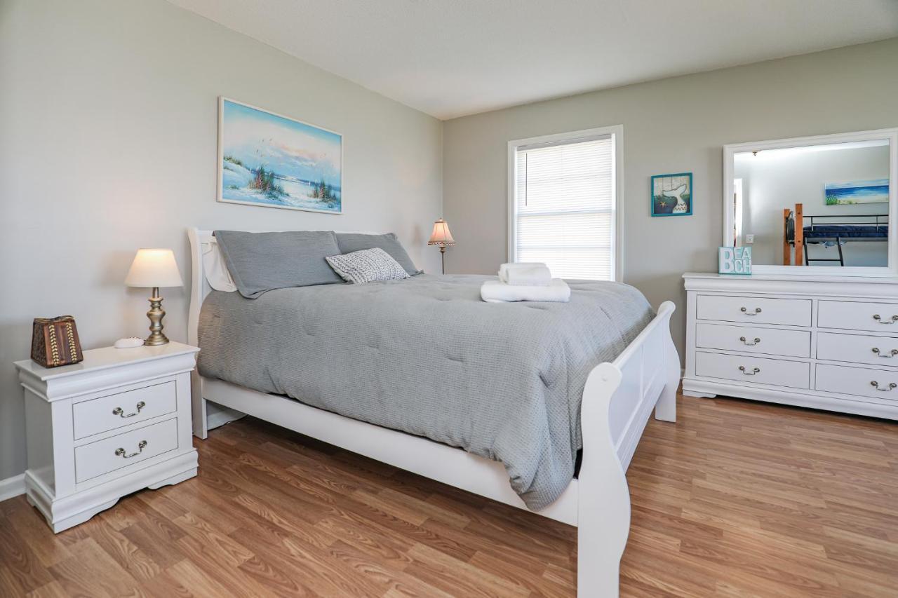 Spacious Home With Waterfront View-Welcome Pets Sneads Ferry Exterior foto