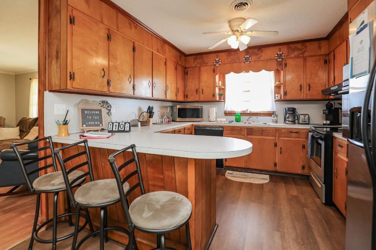 Spacious Home With Waterfront View-Welcome Pets Sneads Ferry Exterior foto