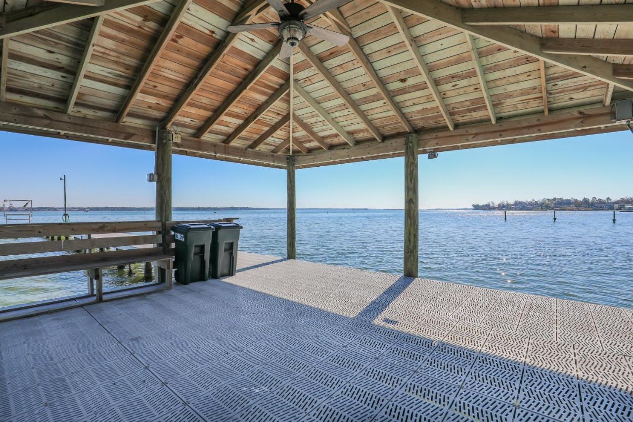 Spacious Home With Waterfront View-Welcome Pets Sneads Ferry Exterior foto